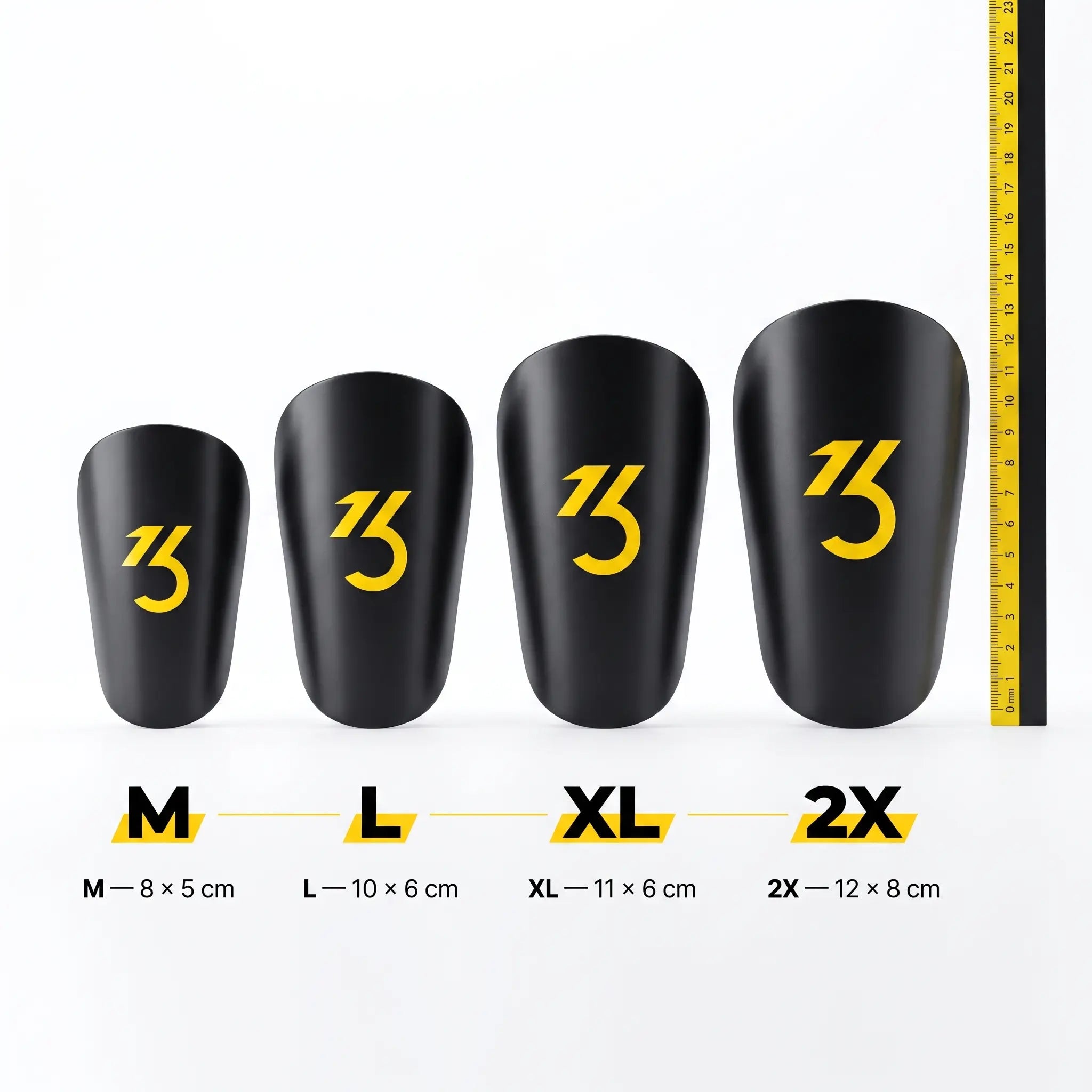 Four MiniGuard sizes arranged from smallest to largest: M 8 × 5 cm, L 10 × 6 cm, XL 11 × 6 cm and 2X 12 × 8 cm.
